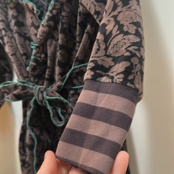 Matilda Jane Kids Robe with Pockets & Hood Size 4 - Velour Brown Floral - Picture 5 of 12